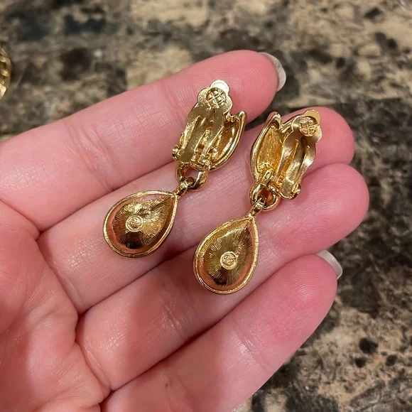 Swarovski Clip On Earrings - Picture 8 of 9